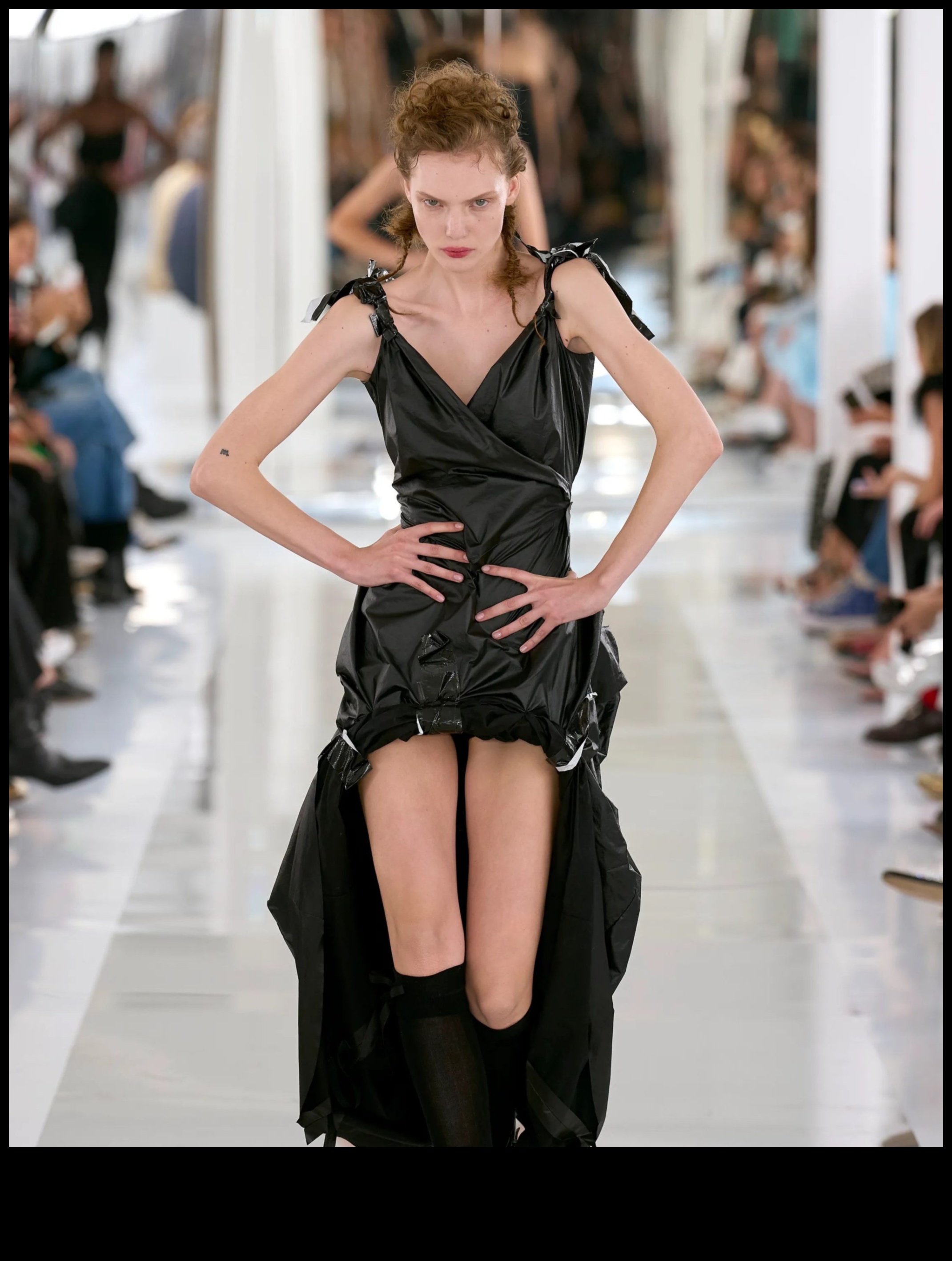 Pilsētas vizionārs: moderni tērpi, kas veido rītdienas stilu