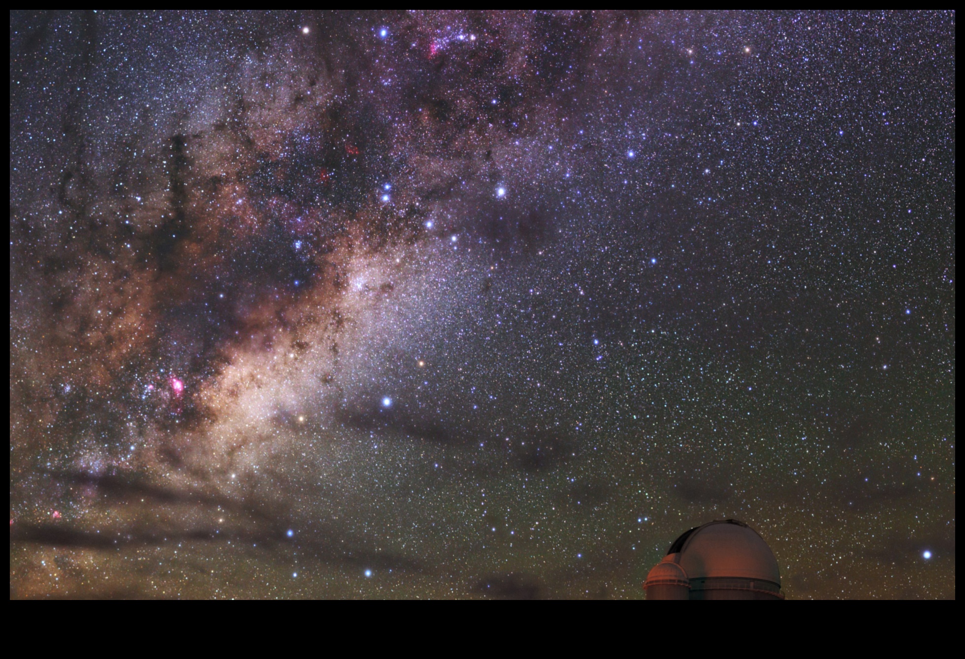 Spektrālā luminiscence: zvaigžņu žilbinošais starojums Piena ceļā